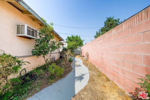 A home in El Monte