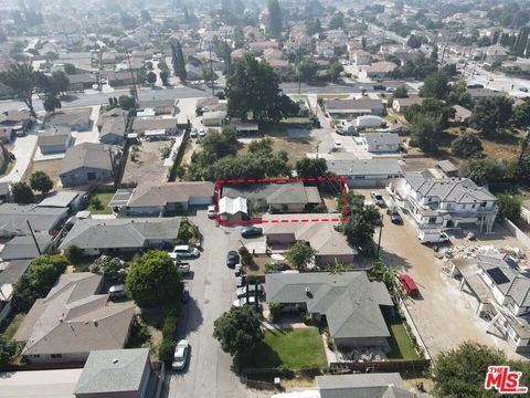 A home in El Monte