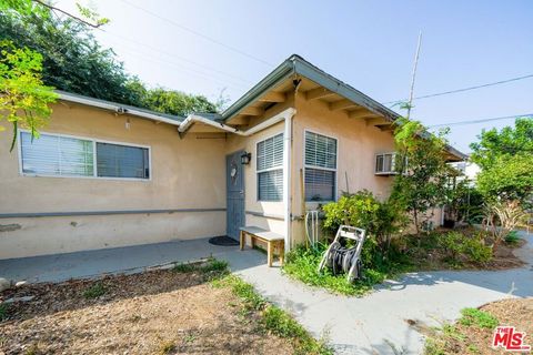 A home in El Monte