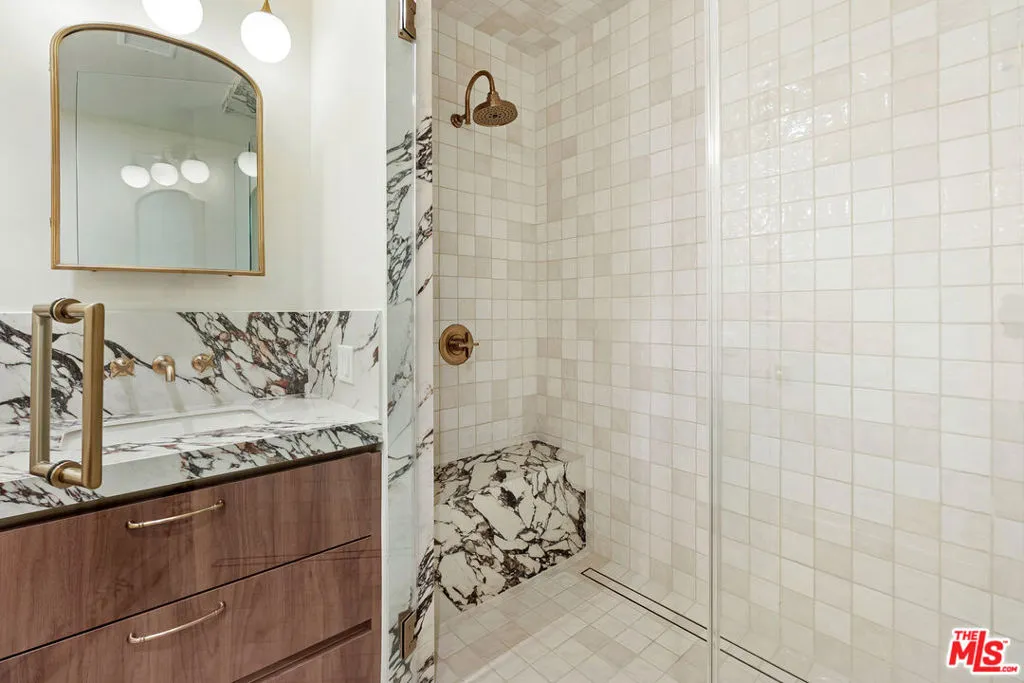 West Hollywood, California 90069, United States, 2 Bedrooms Bedrooms, ,3 BathroomsBathrooms,Residential,Active,9605