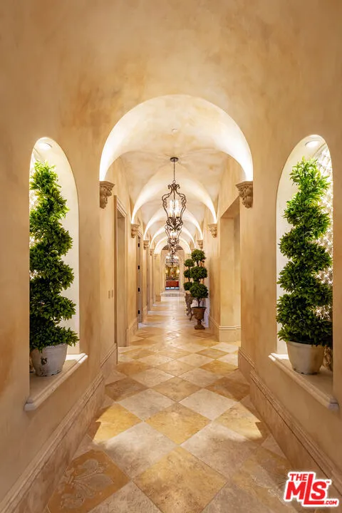 Calabasas, California 91302, United States, 7 Bedrooms Bedrooms, ,8 BathroomsBathrooms,Residential,Active,61171