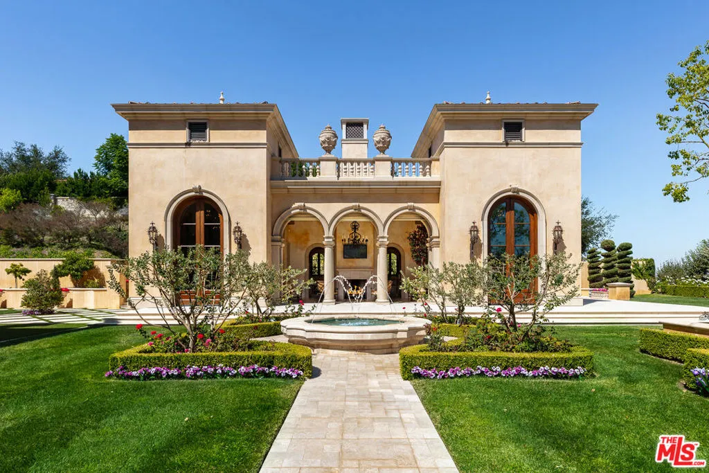 Calabasas, California 91302, United States, 7 Bedrooms Bedrooms, ,8 BathroomsBathrooms,Residential,Active,61171