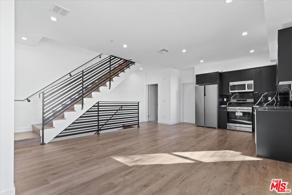 Properties 1 11447 Cumpston Street