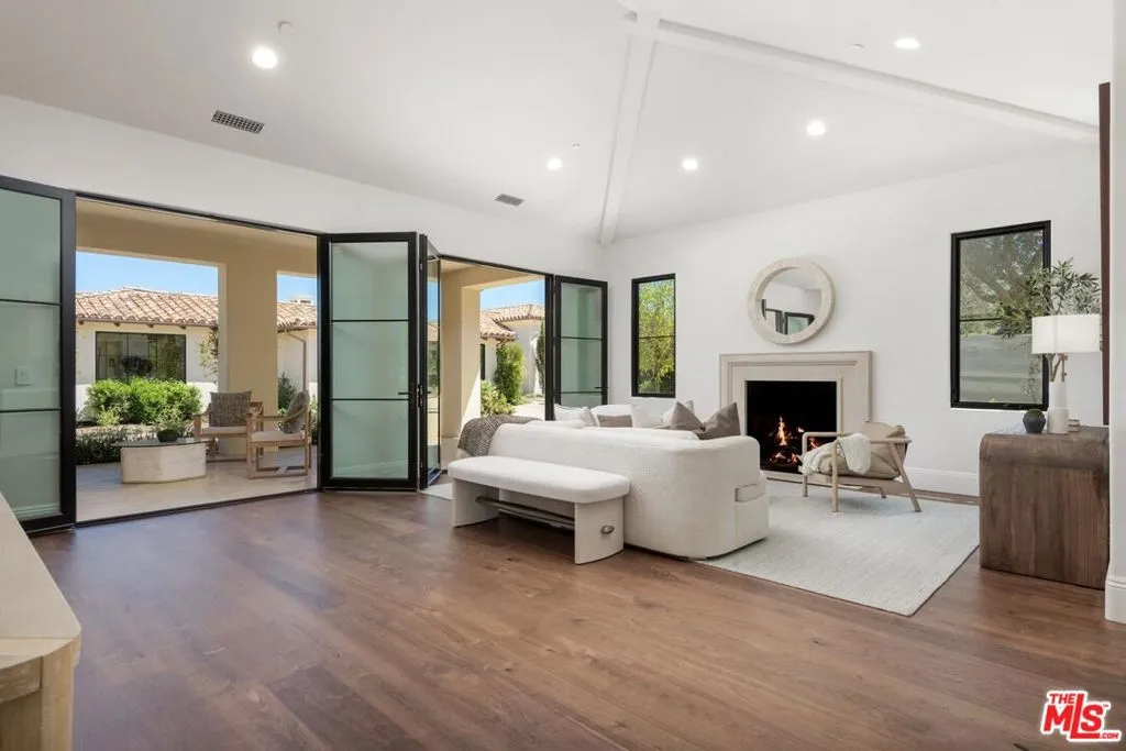 Summerland, California 93067, United States, 6 Bedrooms Bedrooms, ,9 BathroomsBathrooms,Residential,Active,136685