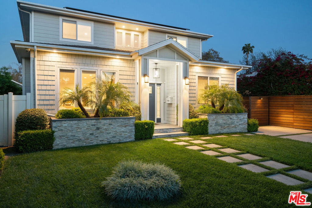 Properties 1 1622 S Stanley Avenue