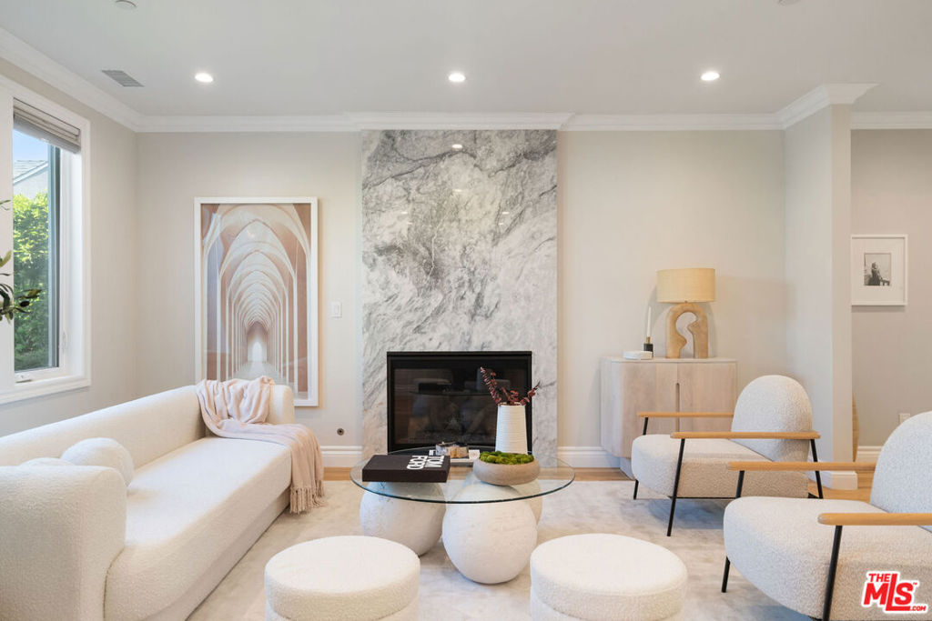 Properties 4 1622 S Stanley Avenue