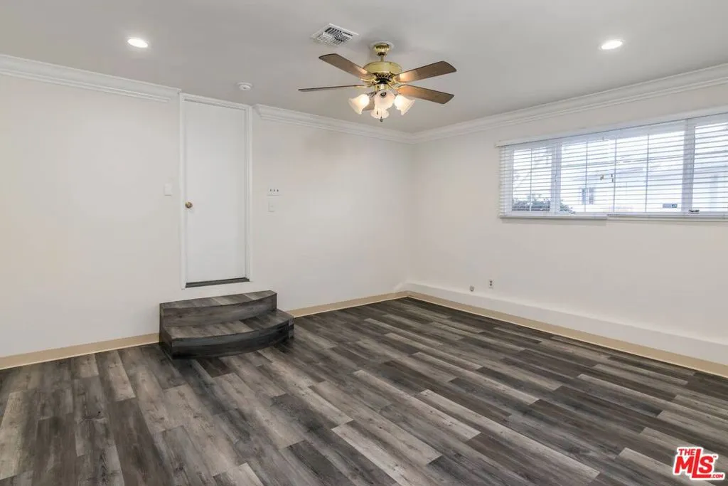 Valley Village, California 91607, United States, 3 Bedrooms Bedrooms, ,2 BathroomsBathrooms,Residential,Active,93511