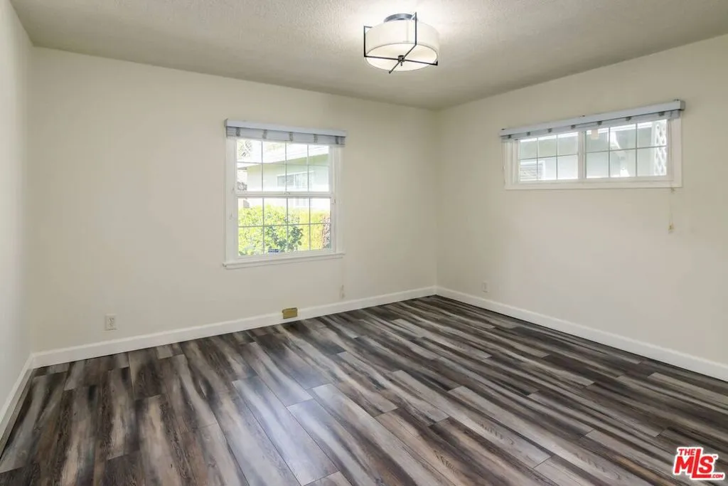 Valley Village, California 91607, United States, 3 Bedrooms Bedrooms, ,2 BathroomsBathrooms,Residential,Active,93511