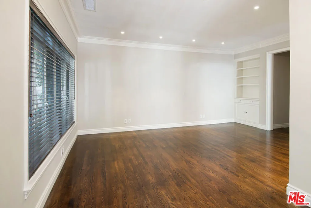 Beverly Hills, California 90212, United States, 1 Bedroom Bedrooms, ,1 BathroomBathrooms,Residential,Active,3000