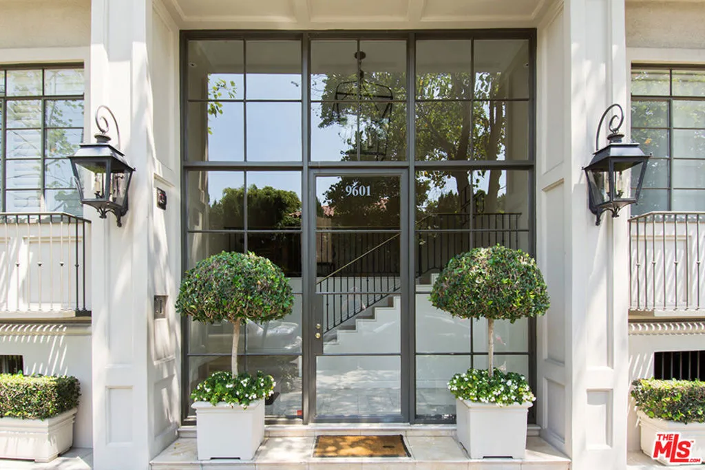 Beverly Hills, California 90212, United States, 1 Bedroom Bedrooms, ,1 BathroomBathrooms,Residential,Active,3000