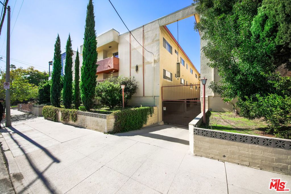 Properties 3 1827 N Van Ness Avenue