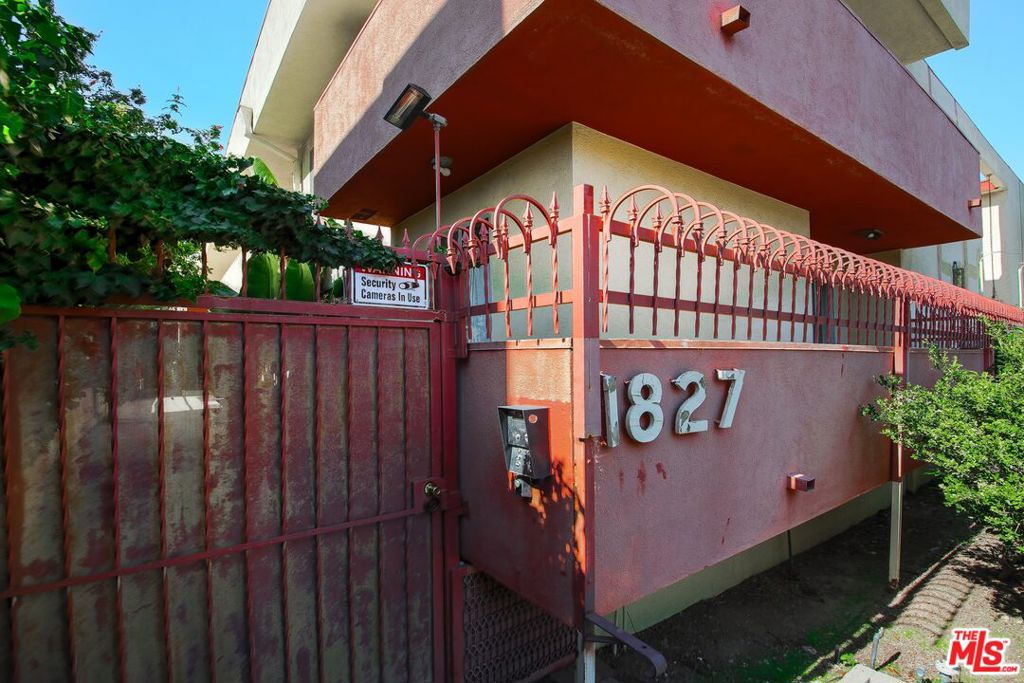 Properties 2 1827 N Van Ness Avenue
