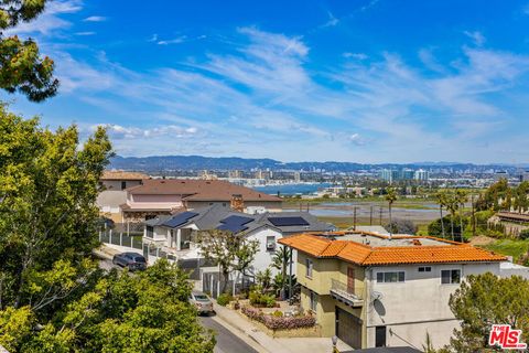 A home in Playa del Rey