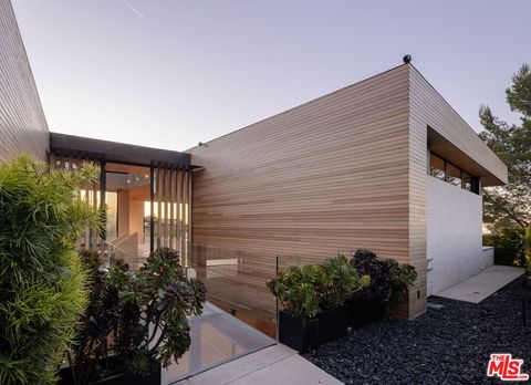 1520 Carla Beverly Hills CA 90210