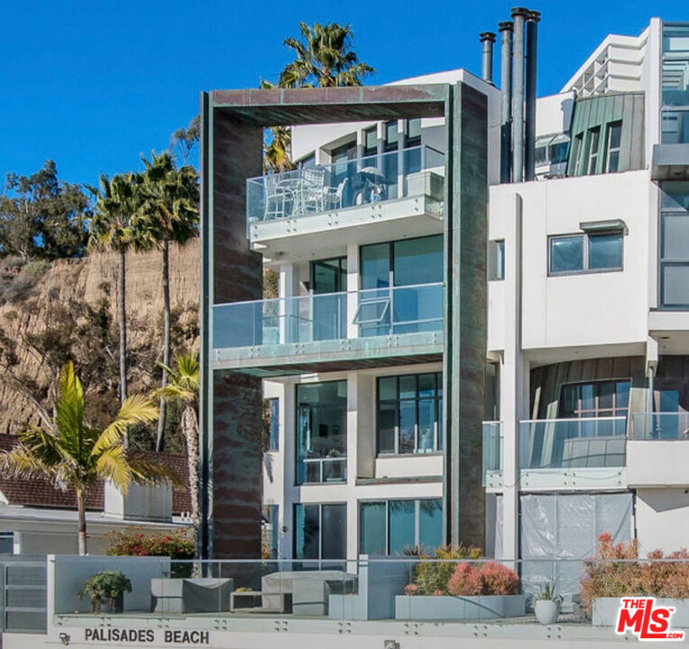 Properties 1 270 Palisades Beach Road 301