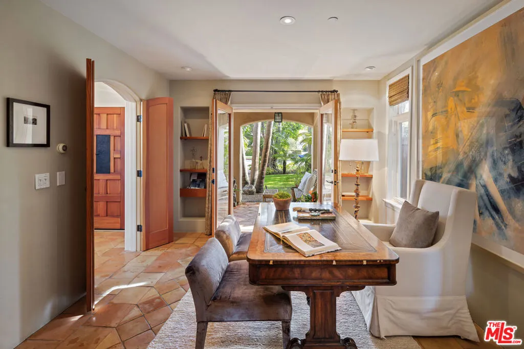 Santa Monica, California 90402, United States, 5 Bedrooms Bedrooms, ,5 BathroomsBathrooms,Residential,Active,88918