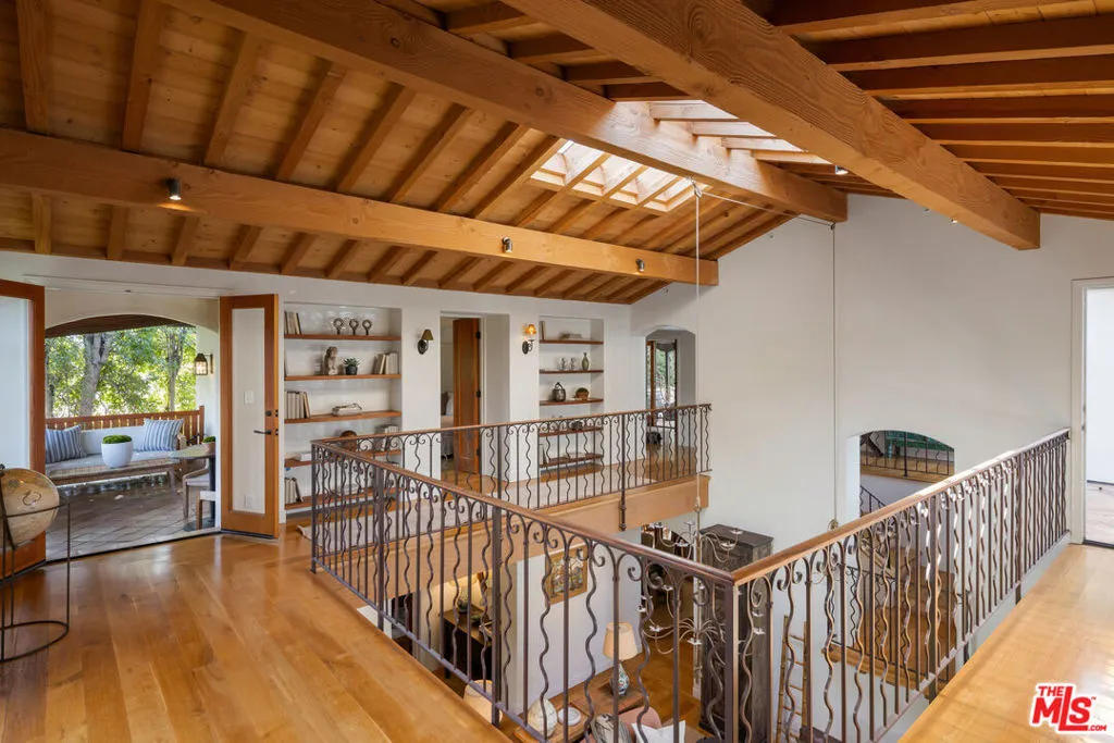 Santa Monica, California 90402, United States, 5 Bedrooms Bedrooms, ,5 BathroomsBathrooms,Residential,Active,88918