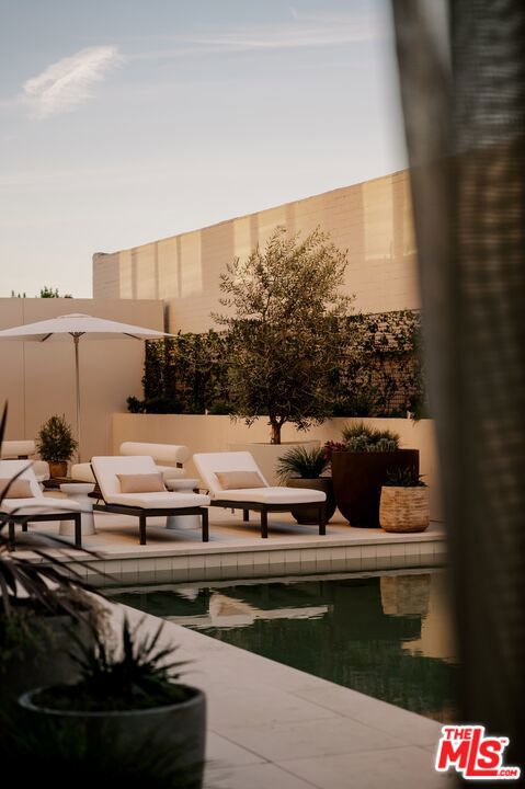 Properties 2 9900 S Santa Monica Boulevard 2F
