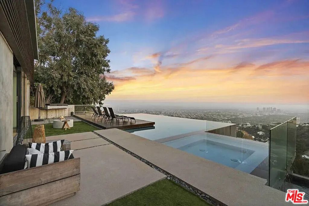 Properties 2 8790 Appian Way