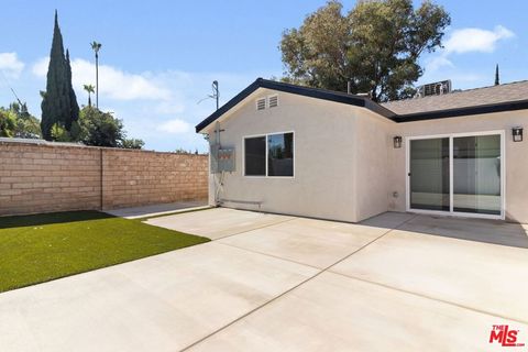 A home in Reseda