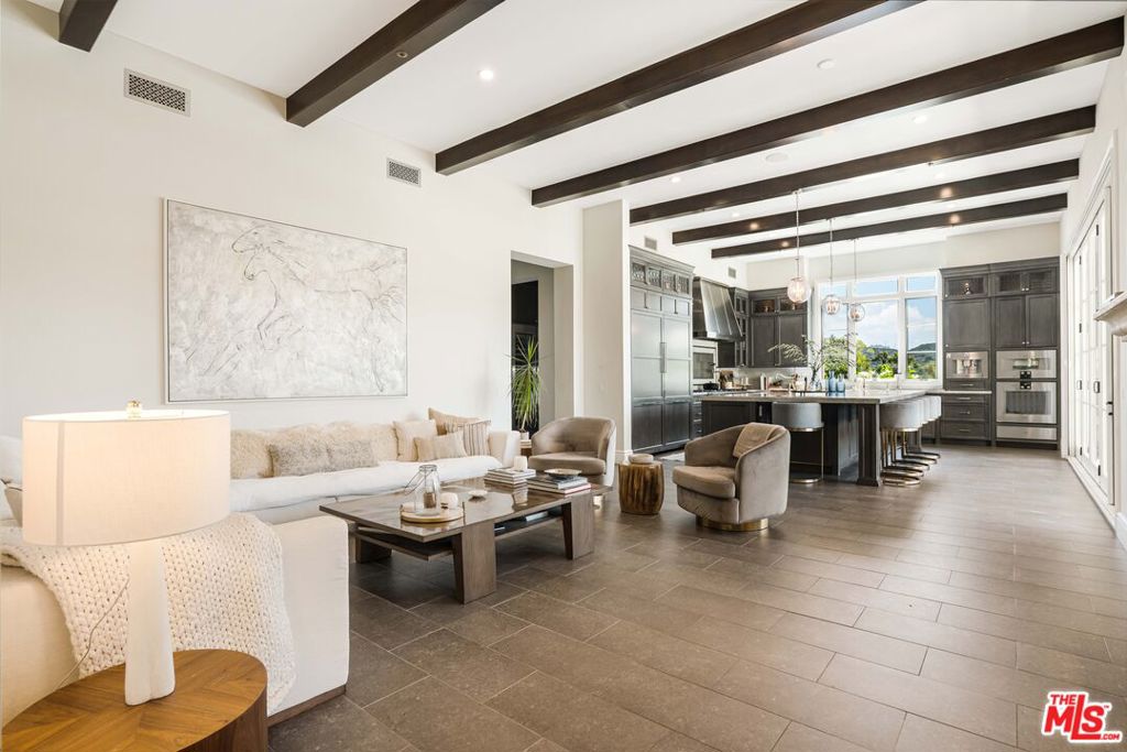 Properties 4 26769 Mulholland Highway