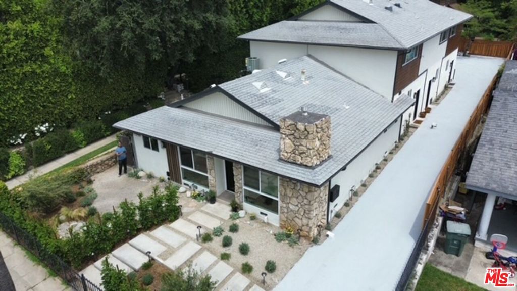 Properties 1 960 N Los Robles Avenue