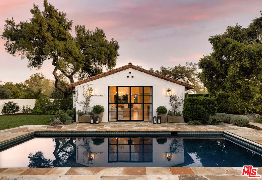 Montecito, California 93108, United States, 6 Bedrooms Bedrooms, ,5 BathroomsBathrooms,Residential,Active,21994