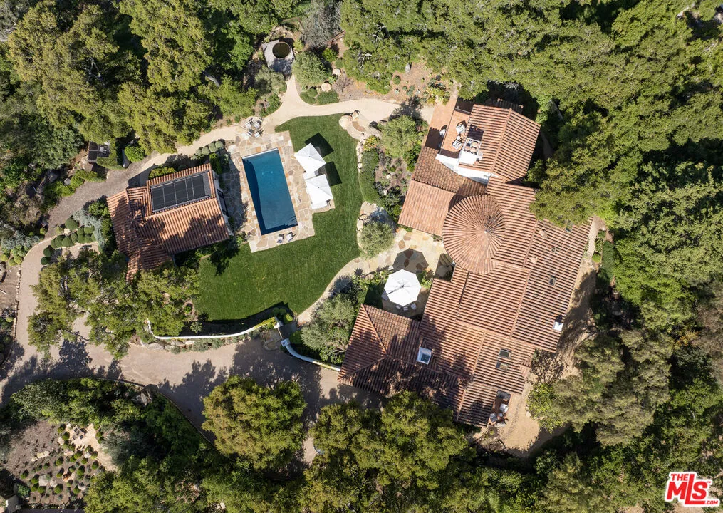 Montecito, California 93108, United States, 6 Bedrooms Bedrooms, ,5 BathroomsBathrooms,Residential,Active,21994