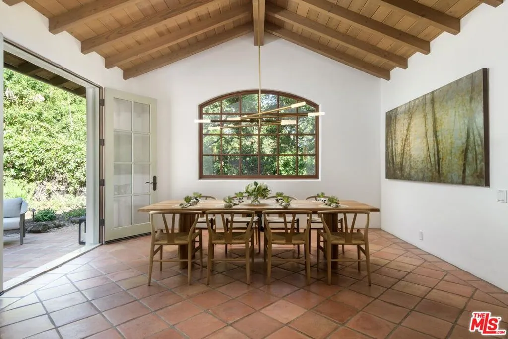 Montecito, California 93108, United States, 6 Bedrooms Bedrooms, ,5 BathroomsBathrooms,Residential,Active,21994