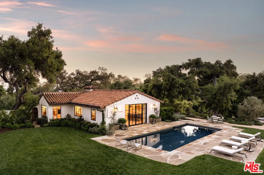 Montecito, California 93108, United States, 6 Bedrooms Bedrooms, ,5 BathroomsBathrooms,Residential,Active,21994