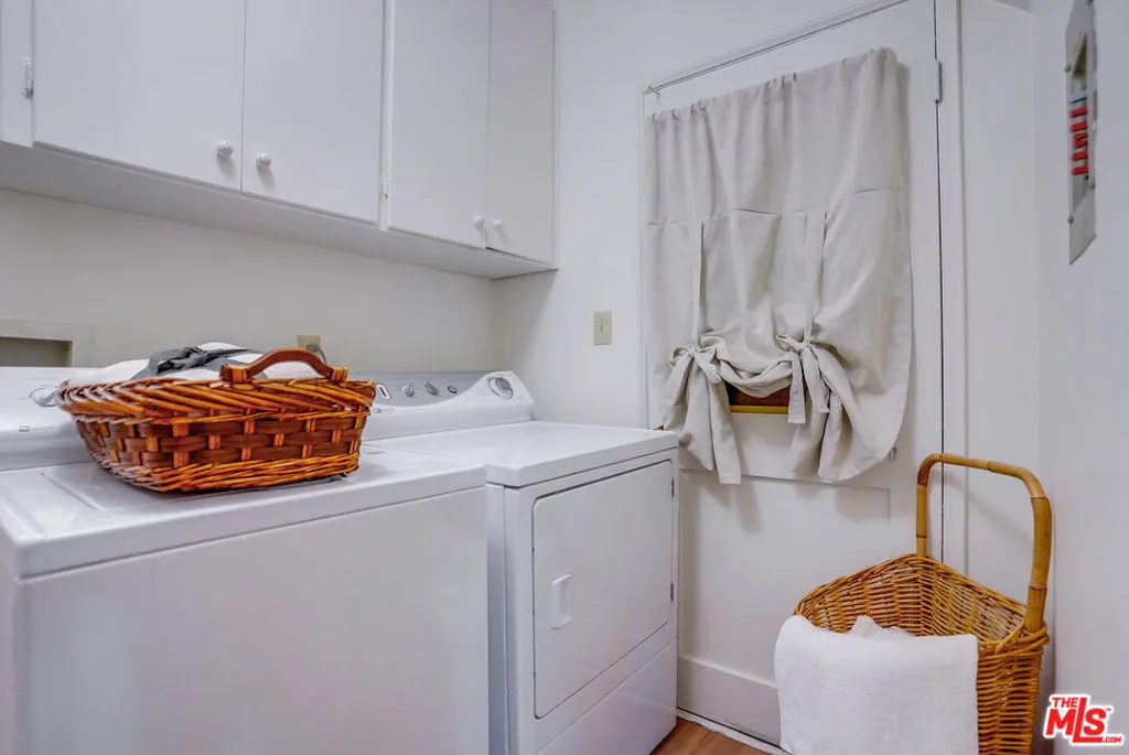 Sunland, California 91040, United States, 4 Bedrooms Bedrooms, ,3 BathroomsBathrooms,Residential,Active,174632