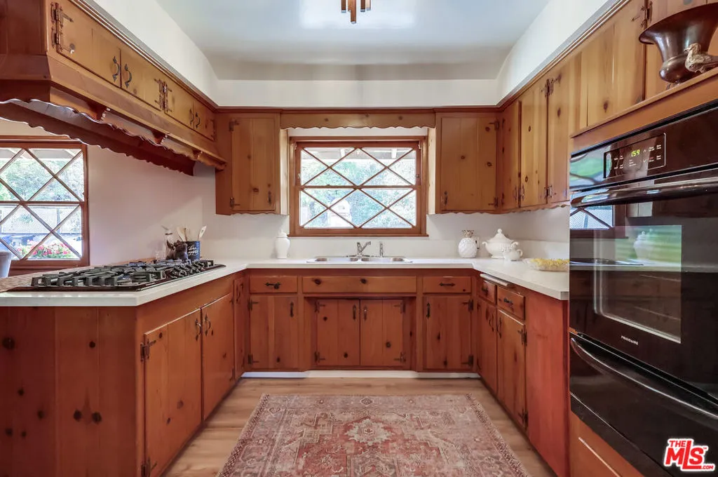 Sunland, California 91040, United States, 4 Bedrooms Bedrooms, ,3 BathroomsBathrooms,Residential,Active,174632