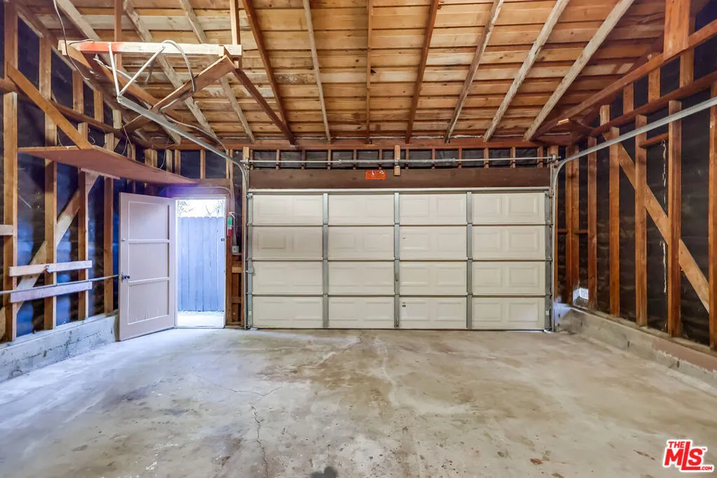 Sunland, California 91040, United States, 4 Bedrooms Bedrooms, ,3 BathroomsBathrooms,Residential,Active,174632