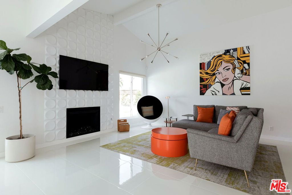900 S Nueva Vista Drive