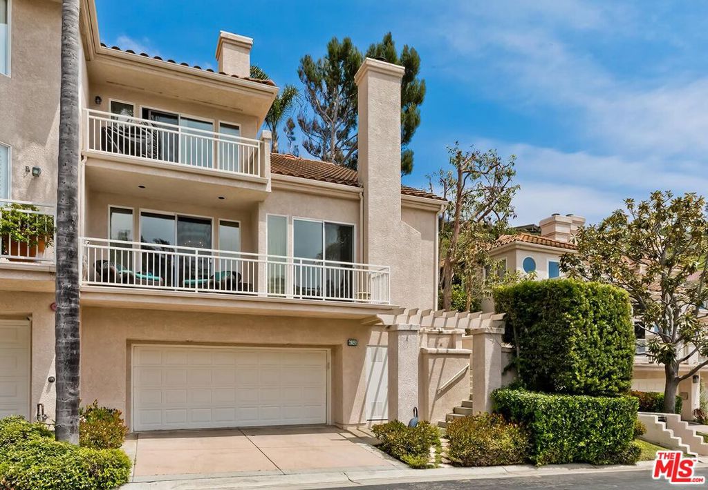 638 Palisades Drive