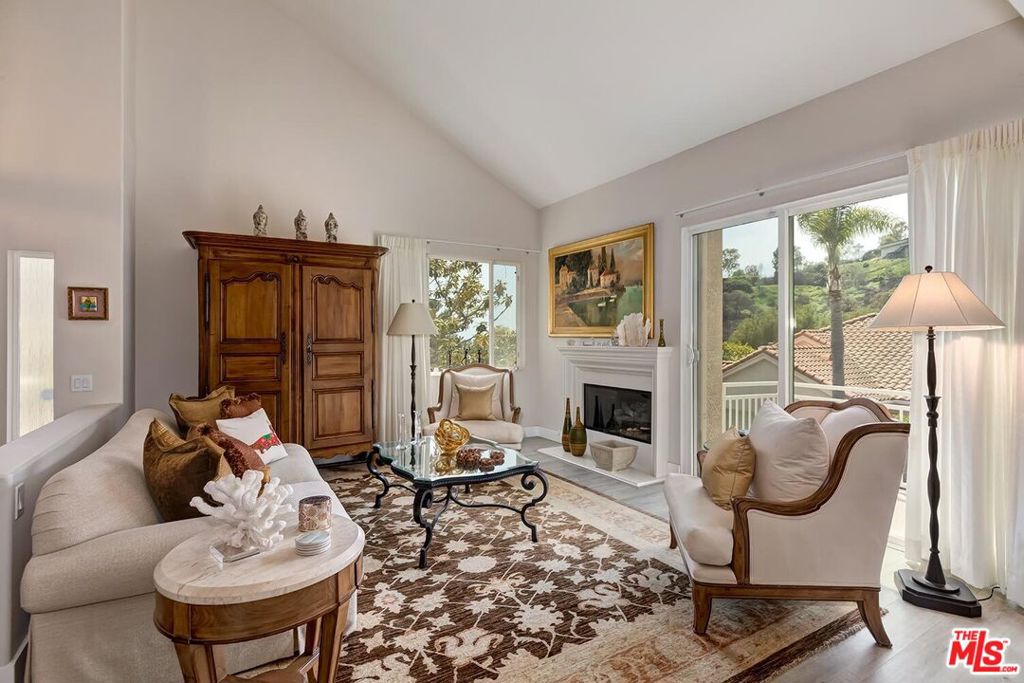 638 Palisades Drive