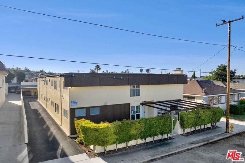 25901 Viana Avenue