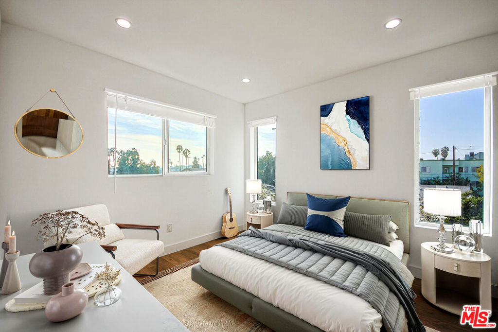 Properties 3 954 N Kingsley Drive