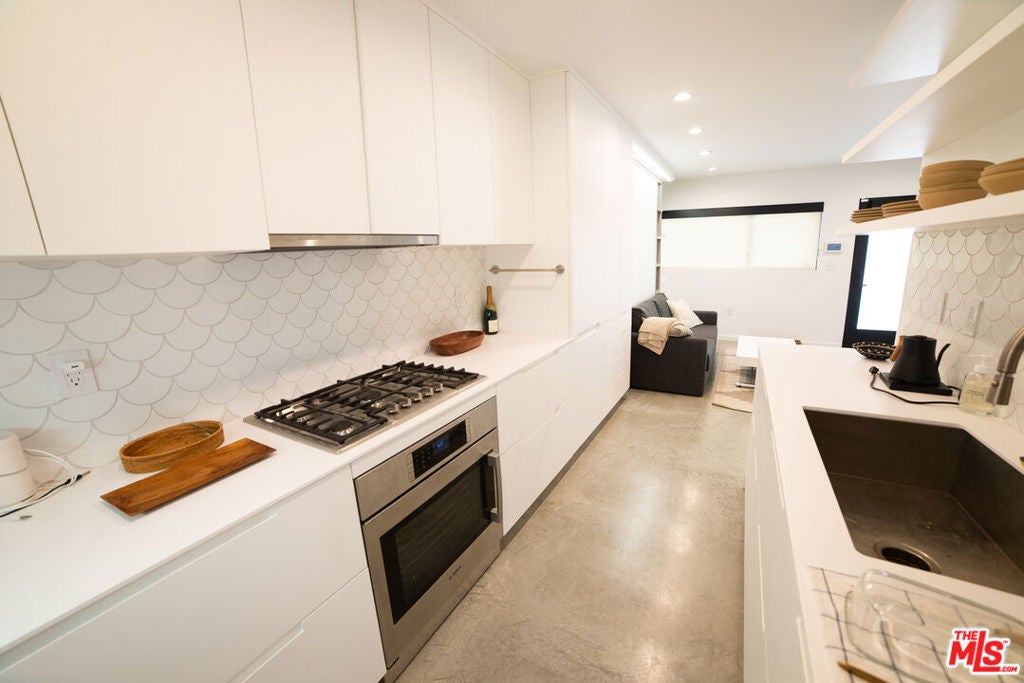14 Brooks Avenue 7