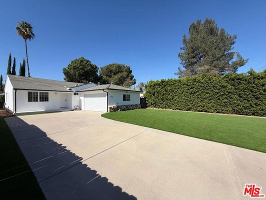 8519 YOLANDA AVE, NORTHRIDGE, CA 91324 - Image 0093b03408d5cfa67bb4dea965aa644c/2176787663