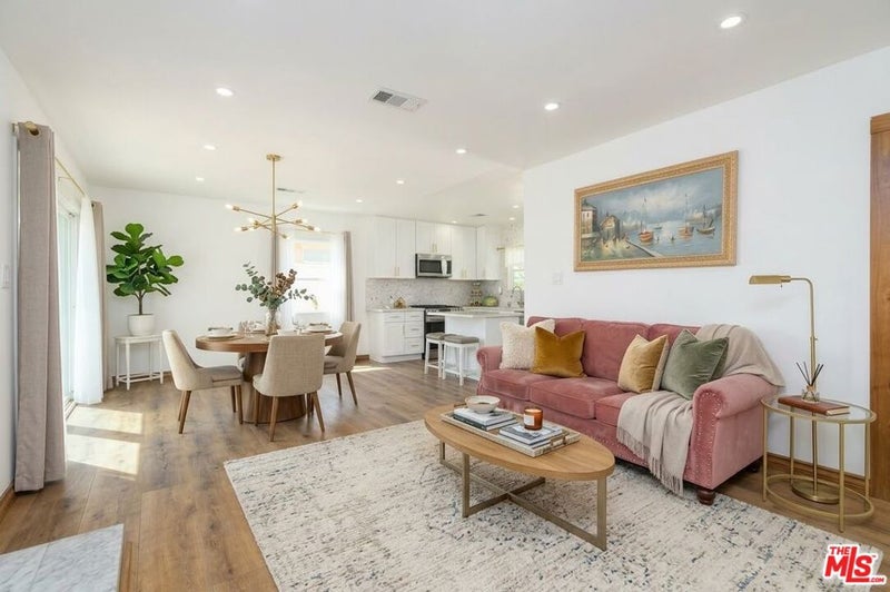 5409 Fallbrook Avenue