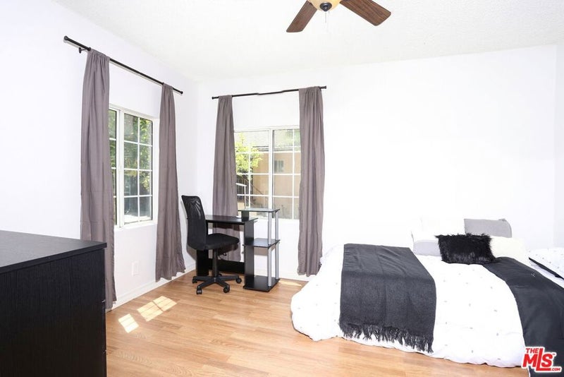 1379 W 37th Place