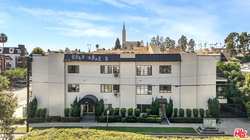 1677 Westholme Avenue