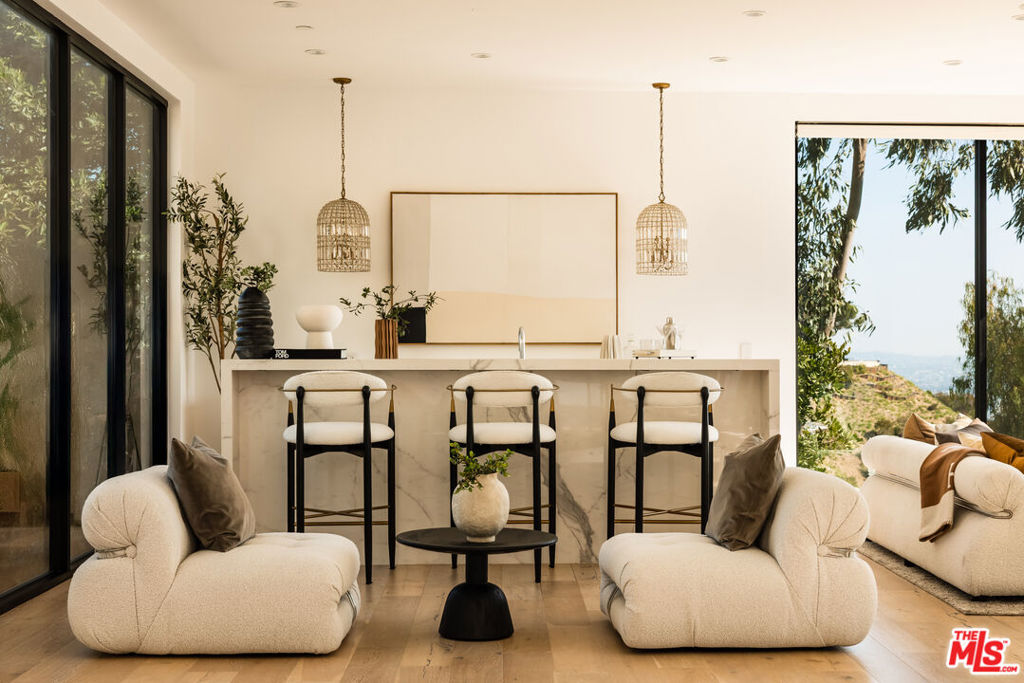 8650 Franklin Avenue