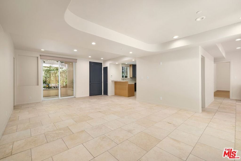 16123 W Sunset Boulevard 105
