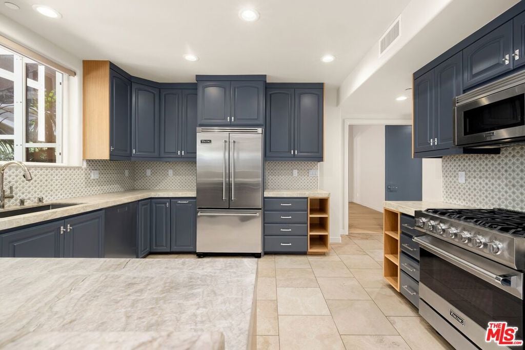 16123 W Sunset Boulevard 105