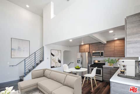 Photo of 3667 Mentone Avenue #5, Los Angeles, CA 90034 (MLS # 26827059)