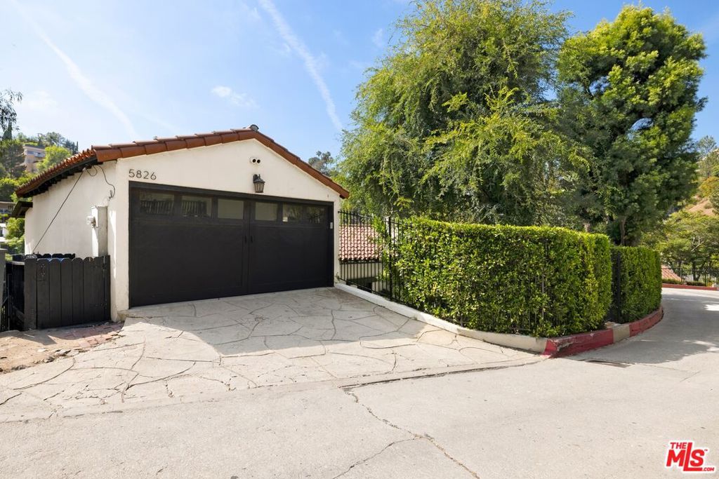 5826 Tuxedo Terrace