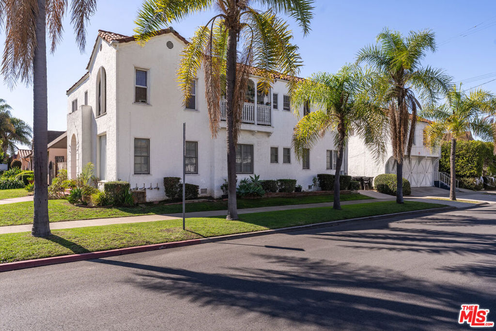 1601 S Hayworth Avenue