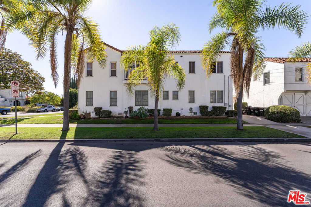 1601 S Hayworth Avenue